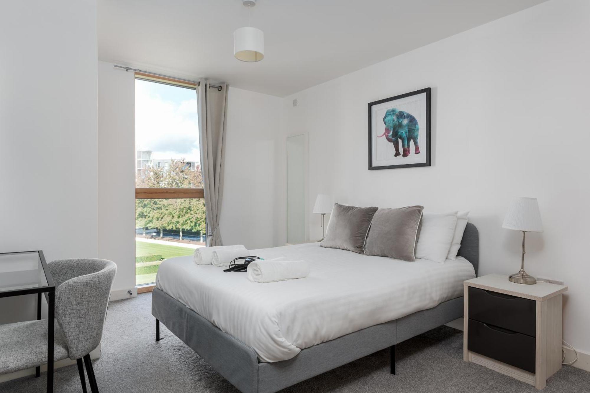 City Stay Apartments - Vizion Milton Keynes Bagian luar foto